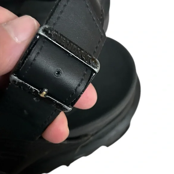 Dr. Martens Voss Platform Sandal Women's
Black 81/2 chunky - Picture 5 of 7